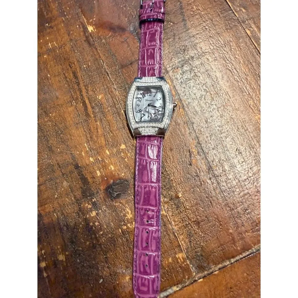 Genevex women's quartz wristwatch